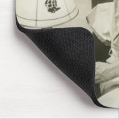 Mann trinkt Wasser Mousepad (Ecke)