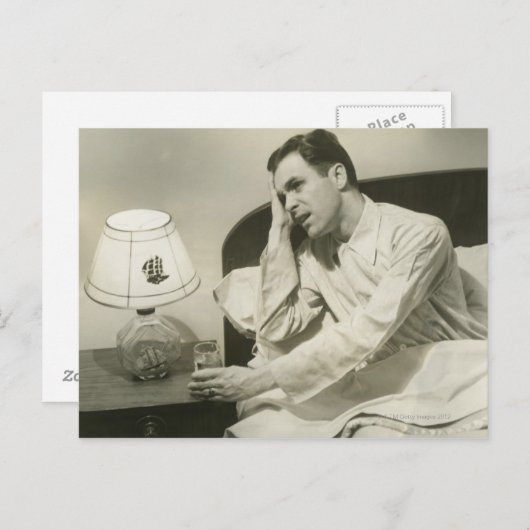 Mann trinkt Wasser Postkarte (Vorne/Hinten)