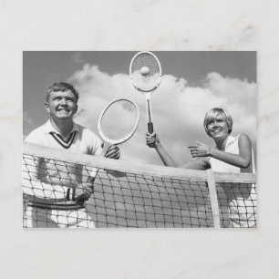 Mann und Frau beim Tennisspiel Postkarte