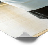 Mann und Frau heben Handgewichte vor einem Poster (Ecke)