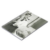 Mann-waschendes Geschirr Notizblock (Linke Seite)