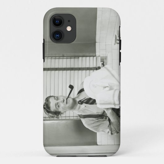 Mann wäscht Geschirr Case-Mate iPhone Hülle (Rückseite)
