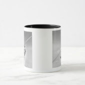 Mann wirft Speer Tasse (Zentrum)