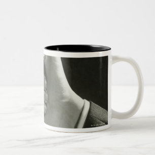 Mann-Zeigen Zweifarbige Tasse