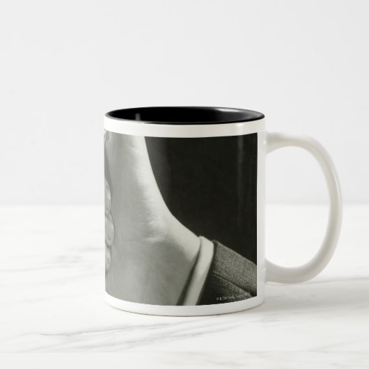 Mann-Zeigen Zweifarbige Tasse (Rechts)