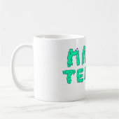 MANN ZERREISST TASSE (Links)