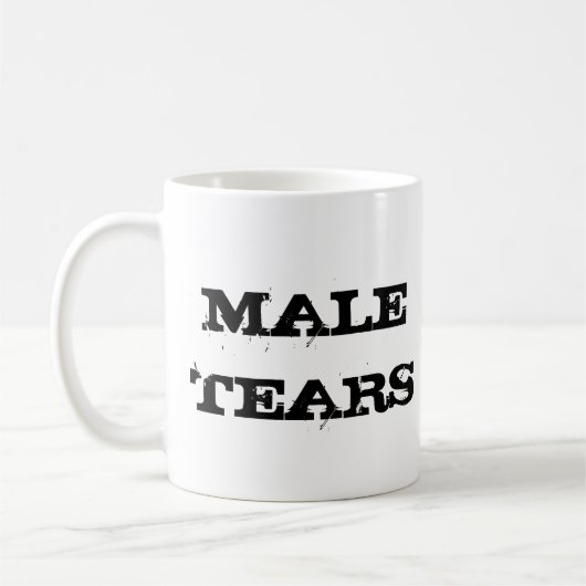 Mann zerreißt Tasse (Links)