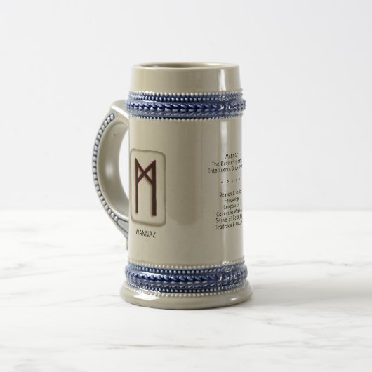 Mannaz RuneStone Stein Bierglas (Vorderseite Links)