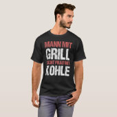Männchen mit Grill Addict Frau mit Kohle Männer T-Shirt (Vorne ganz)