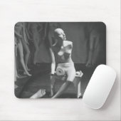Mannequin mit dem Bein und Arm entfernt Mousepad (Mit Mouse)