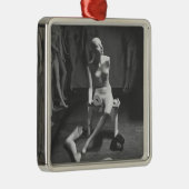 Mannequin mit dem Bein und Arm entfernt Ornament Aus Metall (Rechts)