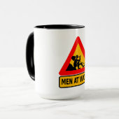 Männer am Arbeitsplatz Funny Coffee Tasse (Vorderseite Links)