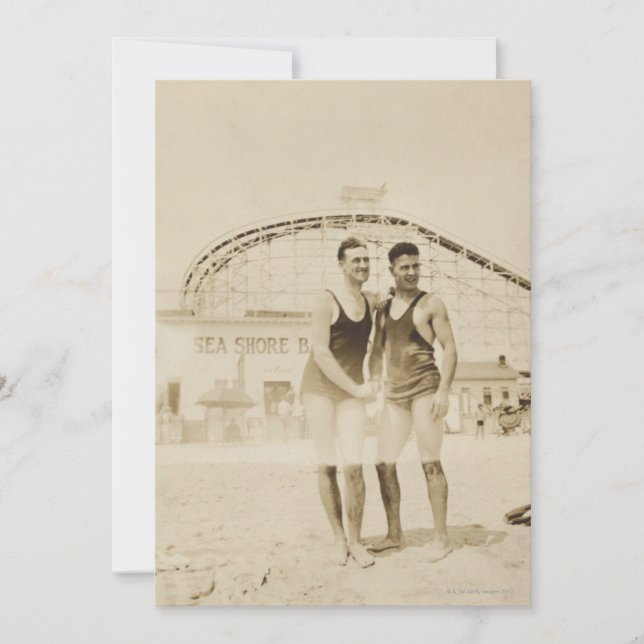 Männer am Strand Stehend (Vorderseite)