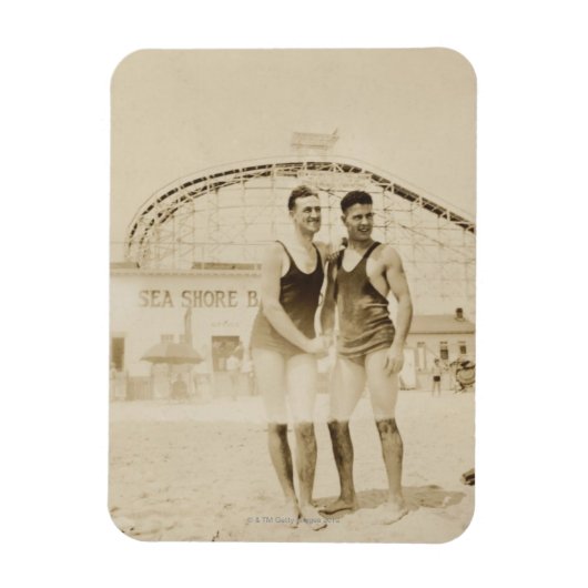 Männer am Strand Stehend Magnet (Vertikal)