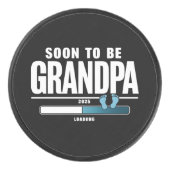 Männer bald Großvater EST 2025 neuer Großvater Eishockey Puck (Vorderseite)