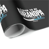 Männer bald Großvater EST 2025 neuer Großvater Geschenkpapier (Rolleneckpunkt)