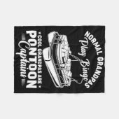 Männer, die Coole Grandpas fahren, sind Pontoon Ca Fleecedecke (Vorderseite (Horizontal))