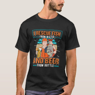 Männer, die ich aus Wasser und Bier aus Flaschen r T-Shirt