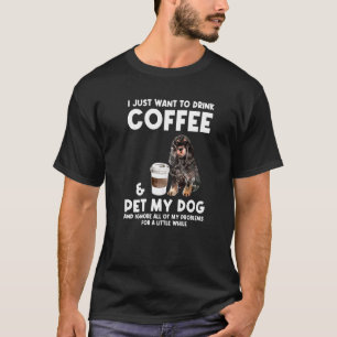 Männer, die ich gerade Gewollt habe, um Kaffee und T-Shirt