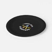 Männer, die ich mit elektrischer Gewerkschaft arbe Pappteller (Schrägansicht)