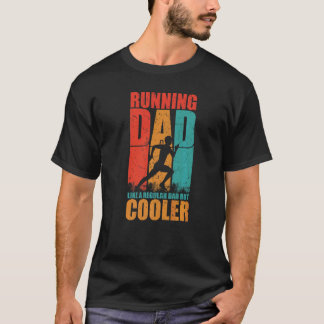 Männer, die wie ein normaler Vater Vater laufen, a T-Shirt
