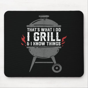 Männer grillen und ich kenne lustige BBQ-Grillsach Mousepad