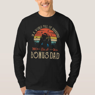 Männer in einer Welt voller Grandpas sind ein Bonu T-Shirt