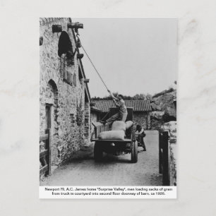 Männer laden Getreide von einem LKW, Newport Rhode Postkarte