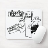 Männer lesen Bücher in einer Bibliothek Mousepad (Mit Mouse)