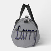 Männer namens Larry, Duffle Bag (Rechts)