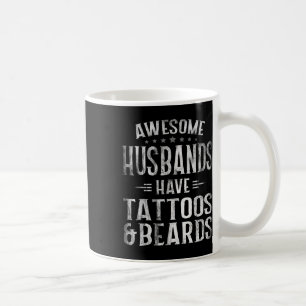 Männer Phantastischen Husbys haben Bärenfische und Kaffeetasse