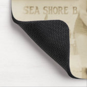 Männer stehend auf Strand Mousepad (Ecke)