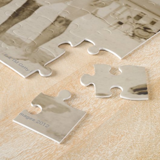 Männer stehend auf Strand Puzzle (Seite)