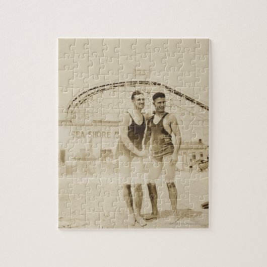 Männer stehend auf Strand Puzzle (Vertikal)