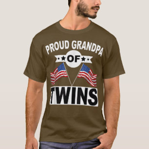 Männer Stolz Großvater von Zwillingen Amerikanisch T-Shirt