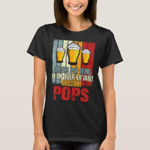 Männer trinken Beifall, weil sie lebendige Pop von T-Shirt