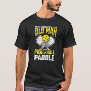 Männer unterschätzen das Paddel des alten Mannes n T-Shirt