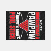 Männer unterschätzen nie eine Pawpaart mit einem P Fleecedecke (Vorderseite (Horizontal))