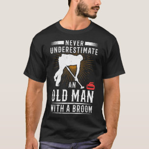 Männer unterschätzen nie einen alten Mann mit ei T-Shirt