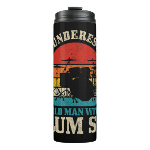 Männer unterschätzen nie einen alten Mann mit ei Thermosbecher