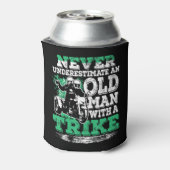 Männer unterschätzen nie einen alten Mann mit eine Dosenkühler (Kanne Rückseite)