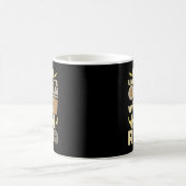 Männer unterschätzen nie einen alten Mann mit eine Kaffeetasse (Mittel)