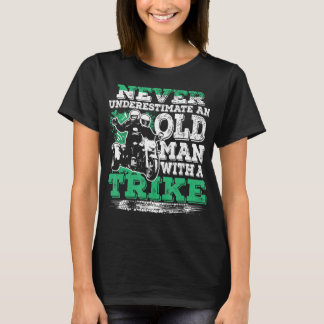 Männer unterschätzen nie einen alten Mann mit eine T-Shirt