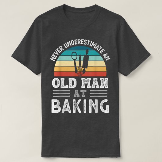 Männer unterschätzen niemals einen alten Mann, der T-Shirt (Design vorne)