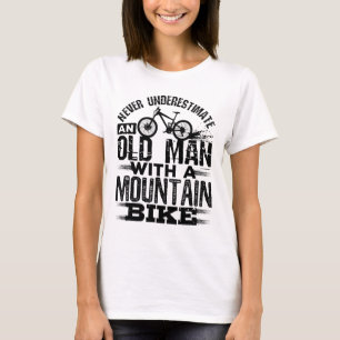 Männer Unterschätzen niemals einen alten Mann mit T-Shirt