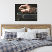 Männerhand hält eine Kugel Leinwanddruck (Insitu (Schlafzimmer))