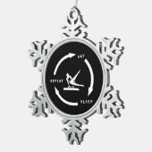 Männerkunstgymnastik isst Schlaf Wiederholung Spor Schneeflocken Zinn-Ornament (Rechts)