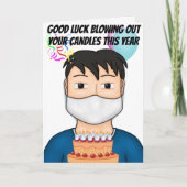 Männliche blasen Kerzen mit Maske Funny Geburtstag Karte (Vorderseite)