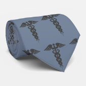 Männliche Krankenschwester Graduate Dusty Blue Med Krawatte (Gerollt)