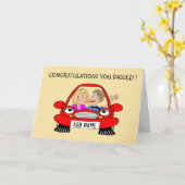 Männlicher Fahrer hat die Fahrprüfung bestanden Karte (Gelbe Blume)